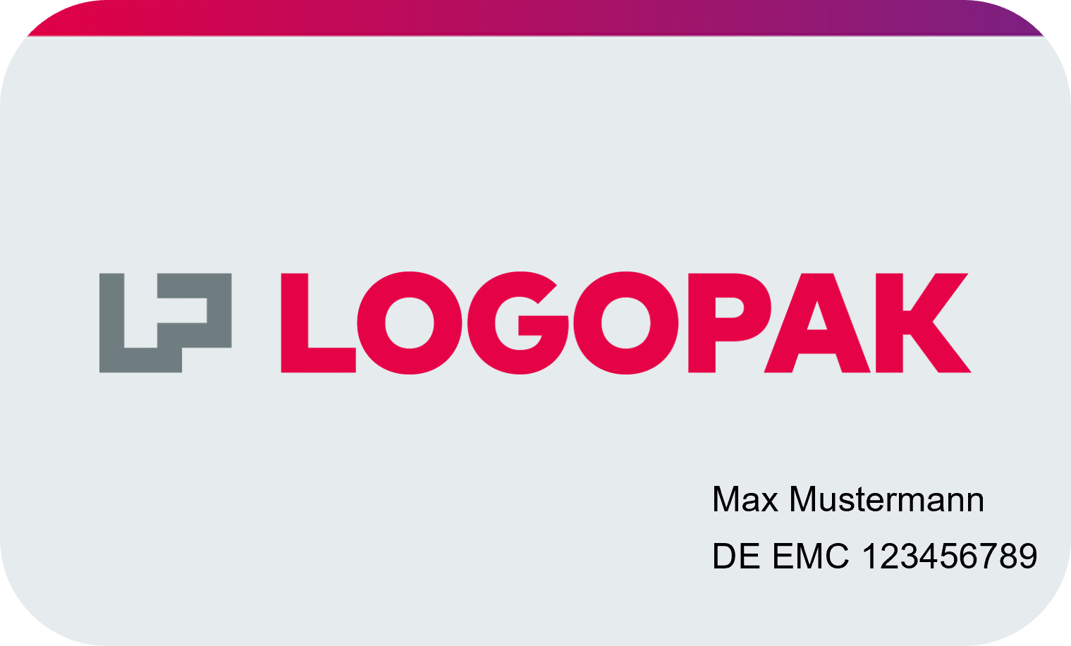 Eine Logopak-Ladekarte aus dem e-mobilio Shop mit dem Logopak-Logo in Rot und Grau, in der unteren rechten Ecke mit dem Aufdruck Max Mustermann und DE EMC 123456789.