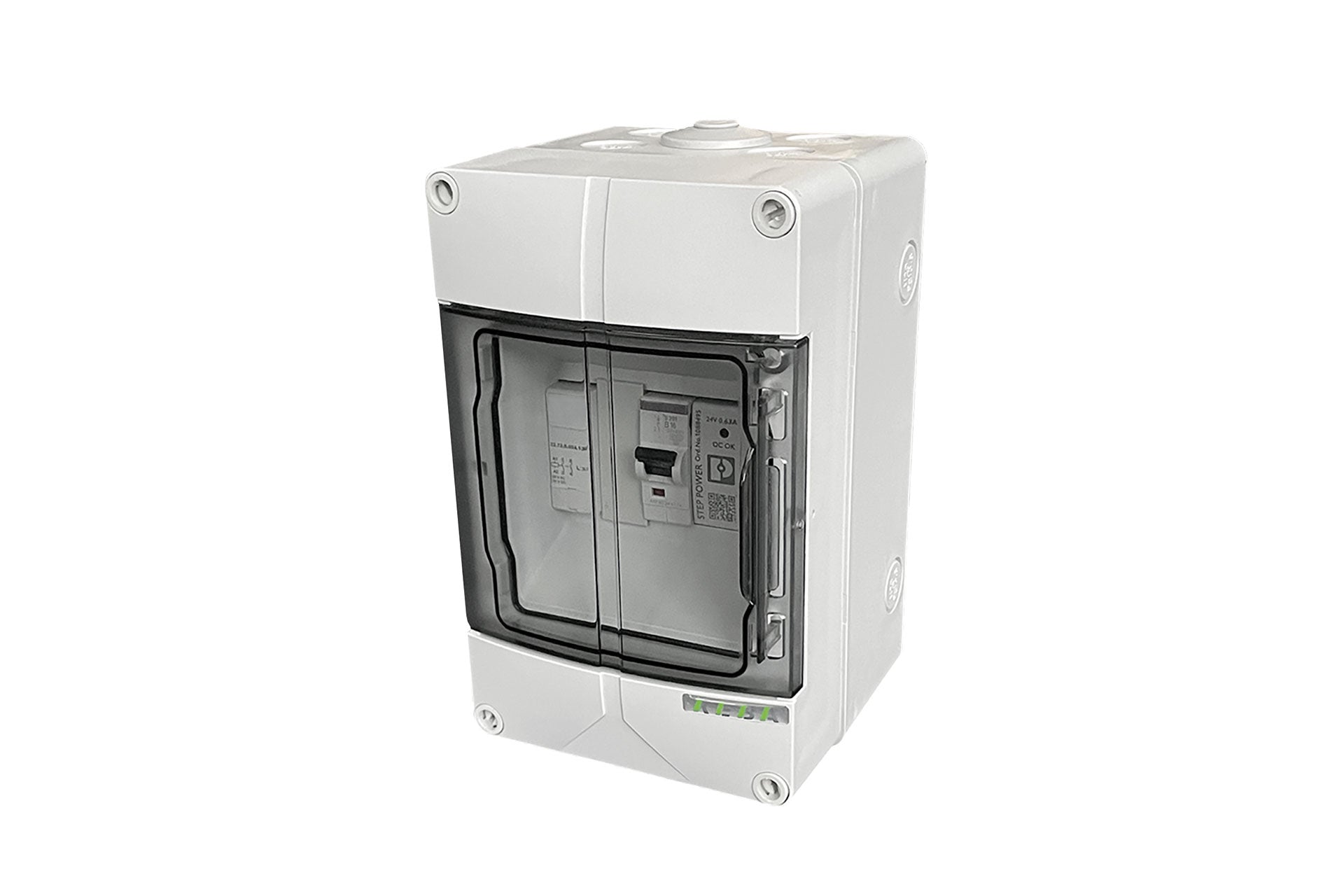Der KEBA KeContact S10 ist ein weißer Elektroverteilerkasten mit transparentem Klappdeckel, perfekt für PV-optimiertes Laden und nahtlose Energiemanagement-Anbindung, vertikal montiert auf einem schlichten weißen Hintergrund dargestellt.