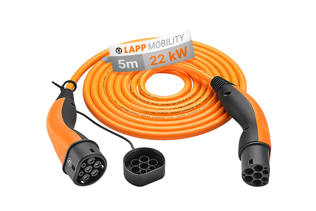Das LAPP - Helix Ladekabel Typ 2 ist ein orangefarbenes, 5 m langes, 22 kW starkes Ladekabel für Elektroautos mit schwarzen Steckern und Schutzkappe. Es trägt die Bezeichnung LAPP und ist kompatibel mit den Lapp Helix-Standards – ideal für zuverlässiges und effizientes Laden.