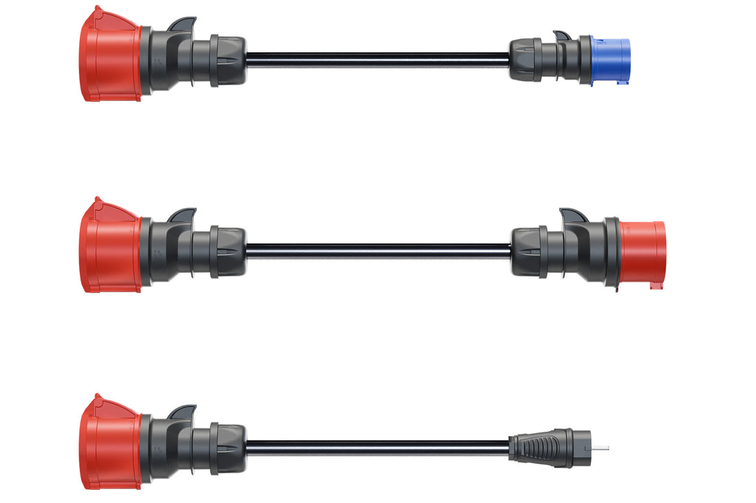 Das go-e Adapterset für Gemini Flex 22 kW umfasst schwarze Kabel mit roten und blauen Anschlüssen – perfekte Adapter für Ihr go-e Ladegerät, die Vielseitigkeit und Zuverlässigkeit der Marke go-e vereinen.